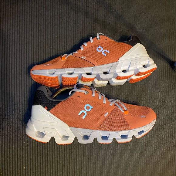 ON CLUD FLYER - Men’s Running Shoes - SIZE 10 - Picture 8 of 11